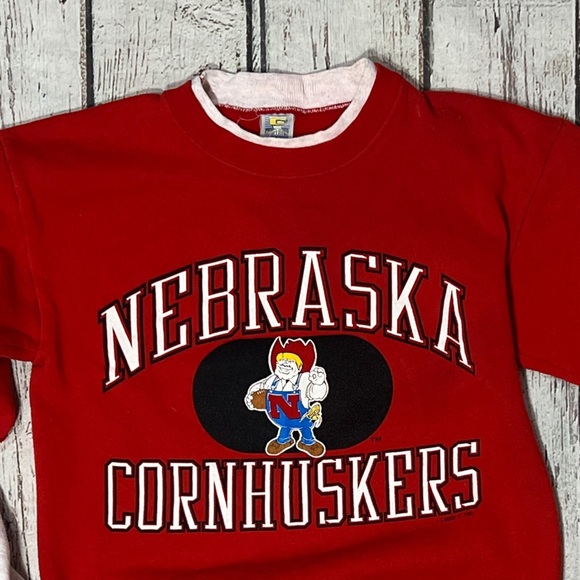 Vintage 1980s Nebraska Cornhuskers Red Sweatshirt Football Basketball 80s - Picture 2 of 7